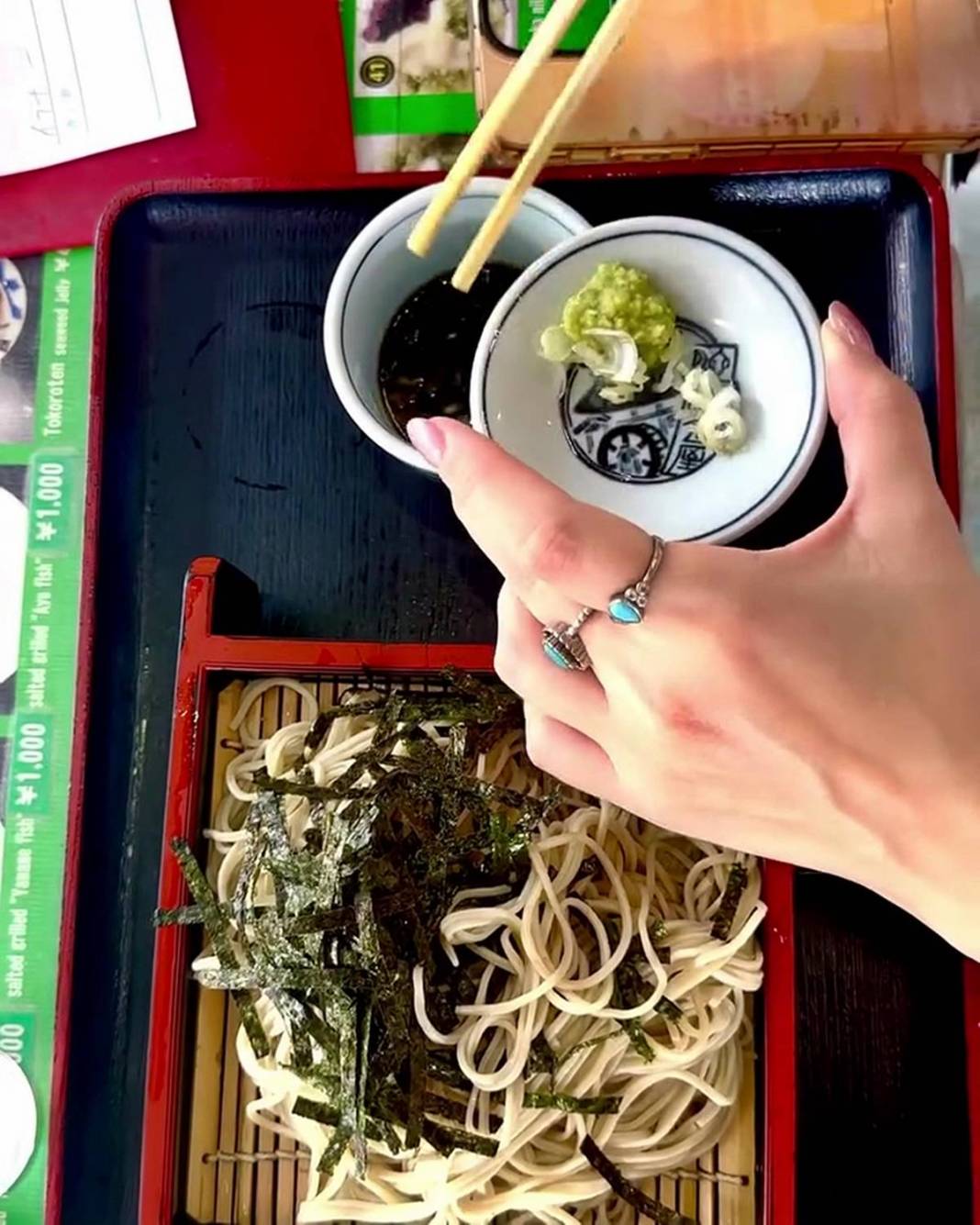 Japonya'da sevilen bir yabancı olun: Harika bir deneyim için altın kurallar! Gülümse ve kurallara uy 35